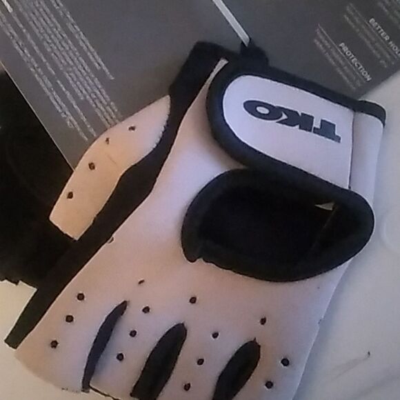 TK0 Training Gloves - Picture 5 of 8